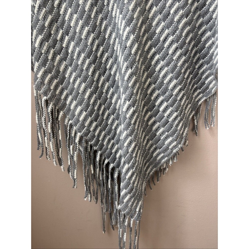 WinWin Open Knit Poncho Shawl Gray White Striped One Size Pullover - Picture 3 of 5